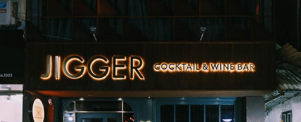 6 Hidden Bars in Hanoi